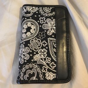 Passport wallet by thirty one