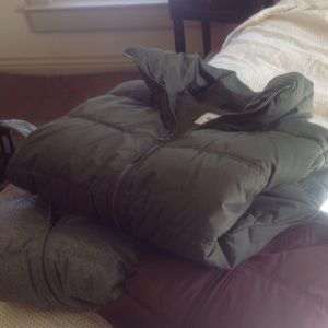 Old navy puffy vest bundle