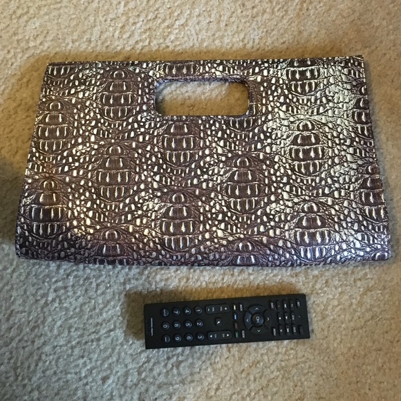 Large clutch: brown and silver