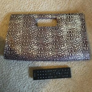 Large clutch: brown and silver