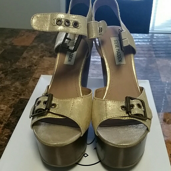 Steve Madden Sandals - Picture 1 of 2