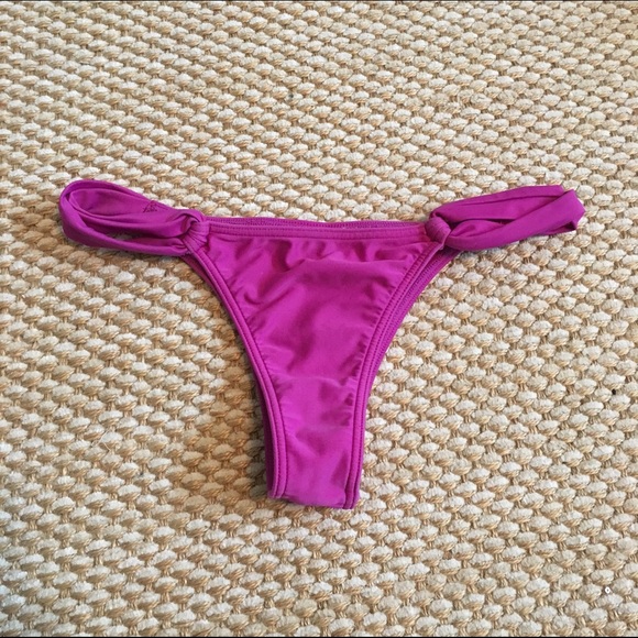 Cheeky bikini bottoms