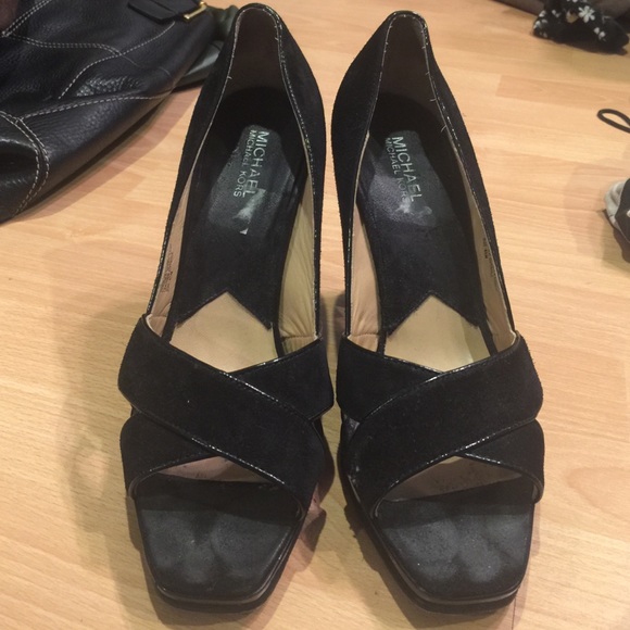 Michael by Michael Kors Black suede pumps