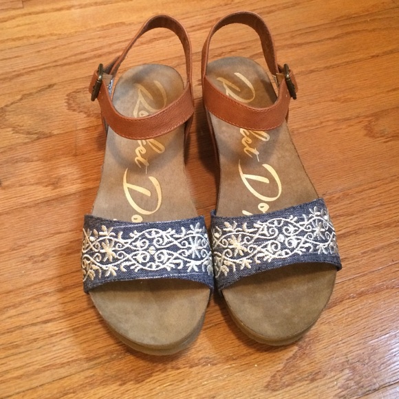 Brand New Rocket Dog Sandals