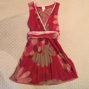 Adorable sleeveless top