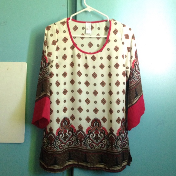 A long sleeve tee - Picture 1 of 2