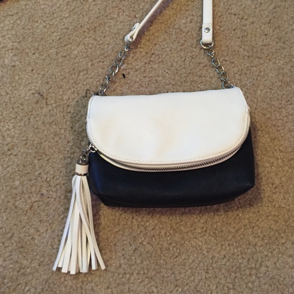 Jessica Simpson cross body purse