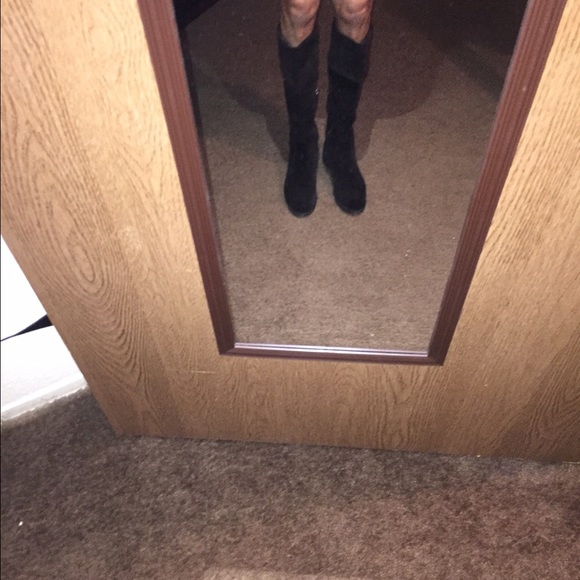 Boots - Picture 4 of 4