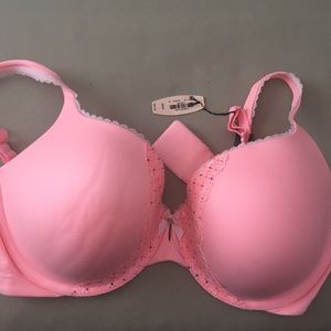 Victoria's Secret bra - size 38DD.