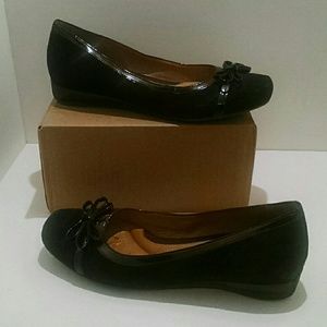 *Nurture* Women W/Bow