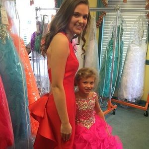 Meet your Posher, Mary caroline