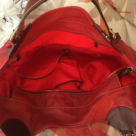 ❤️❤️❤️Dooney & Bourke red leather bag! ❤️❤️❤️ - Picture 2 of 4