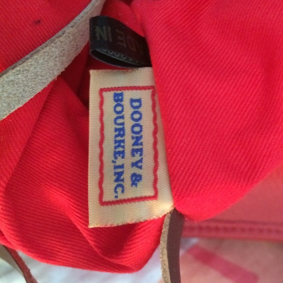 ❤️❤️❤️Dooney & Bourke red leather bag! ❤️❤️❤️ - Picture 3 of 4