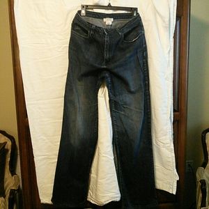 ST John's Jeans