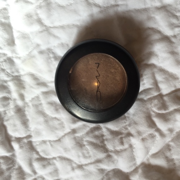 Woodwinked Veluxe Pearl Eyeshadow