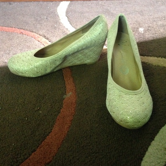 Simple heels - Picture 1 of 4