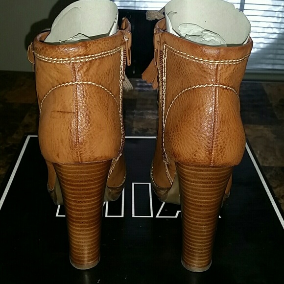 Ankle Boot - Picture 3 of 3