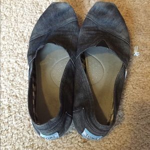 Charcoal toms