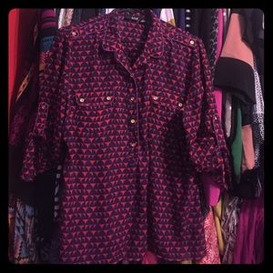 Patterned blouse with gold buttons