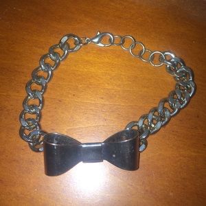 Bow chain bracelet