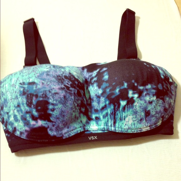 Victoria's Secret sports bra 32dd