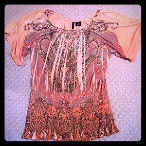 Adorable top, very flattering