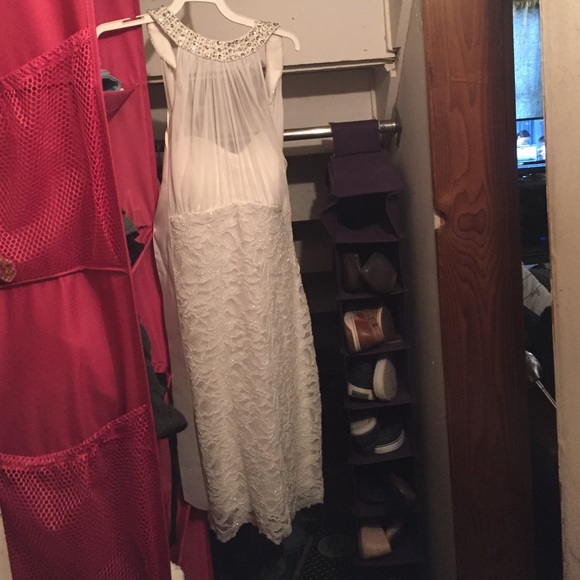 Beautiful Morgan and co short white party dress