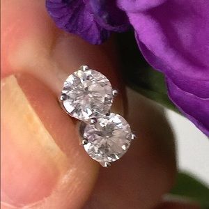 💯Genuine 1 carat Diamond stud earring