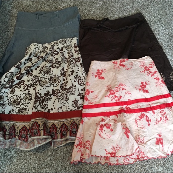 Bundle of size medium Old Navy skirts - Picture 1 of 4