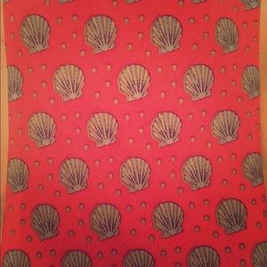 Vineyard Vines 100% silk tie