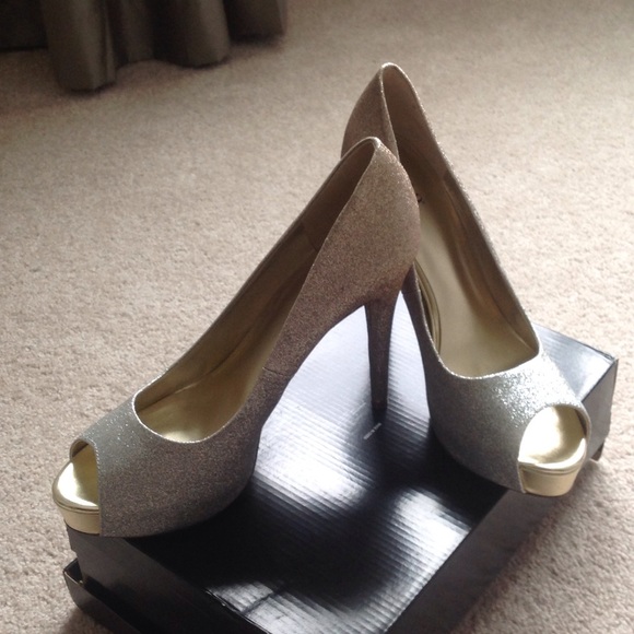 Sparkle pumps