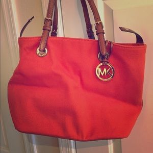 Micheal Kors Orange Purse
