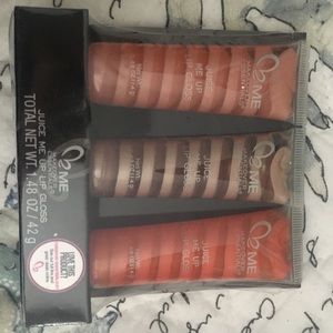 Makeup Essentials Lipglosses