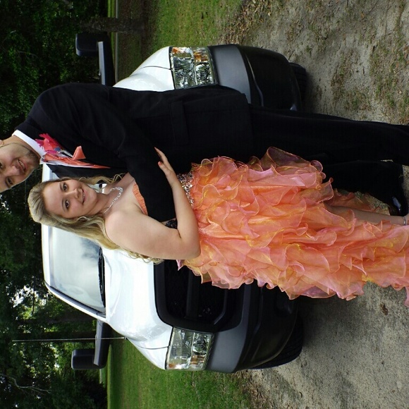 Prom dress - Picture 1 of 4