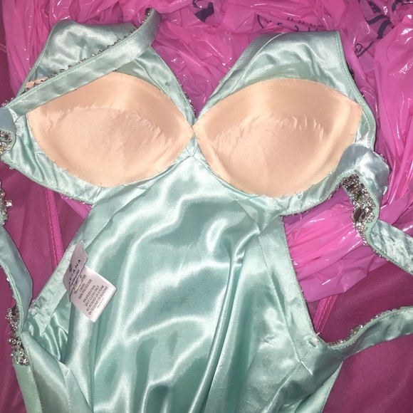 Faviana 7516 Prom dress Spearmint - Picture 2 of 4