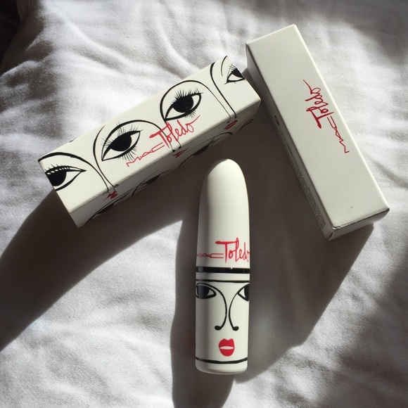 Limited Edition Tenor Voice Lipstick