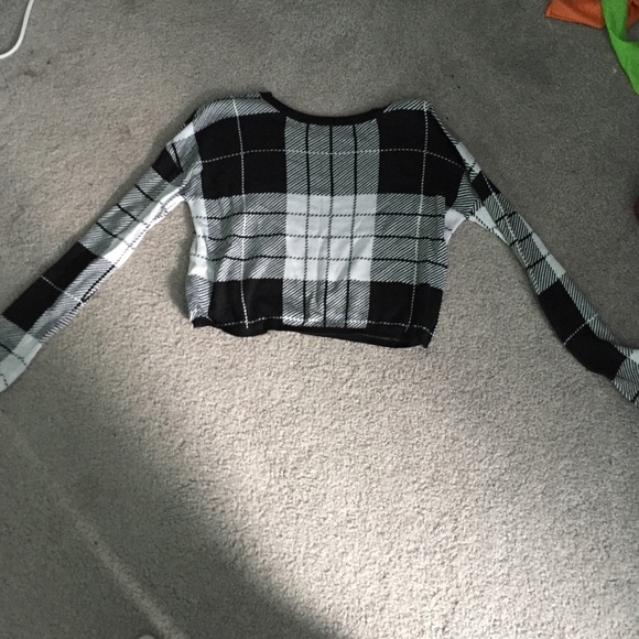 Black and white plaid pax sun sweater - Picture 2 of 3