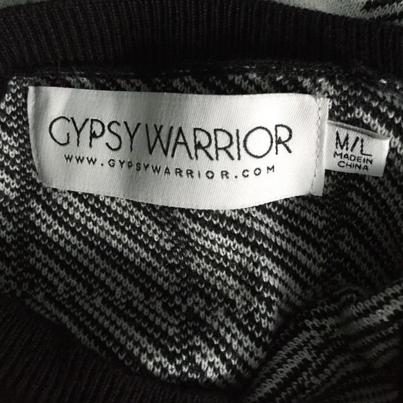 Black and white plaid pax sun sweater - Picture 3 of 3