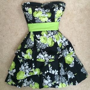Floral strapless dress