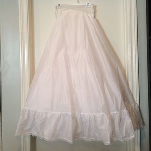 David's Bridal Full Bridal Gown Slip in Size 12