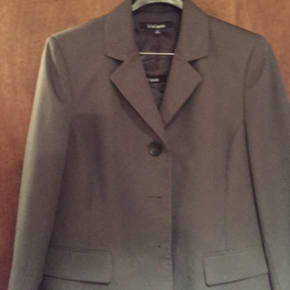 LeSuit size 16.