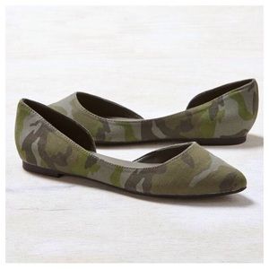 Size 7.5 camouflage flats American eagle