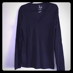 Gap XL Black v-neck longsleeve Tee