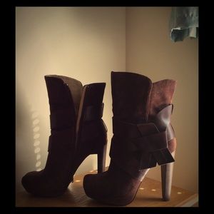 Jessica Simpson brown suede short boots