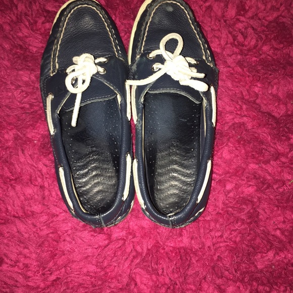 These are school shoes💜