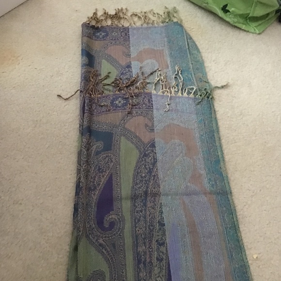 Scarf - Picture 2 of 2