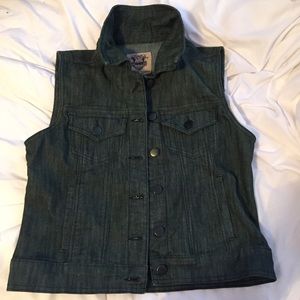 Denim jean vest!!! Cleaning out the closet!!