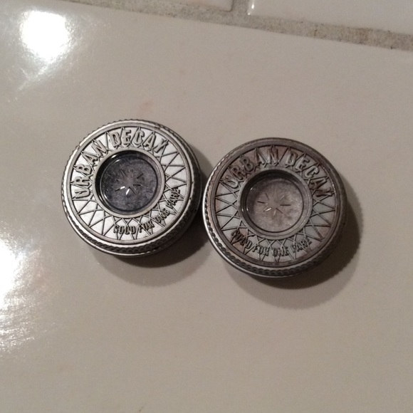 2 Urban Decay Eyeshadow