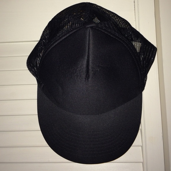 NWOT mesh trucker hat