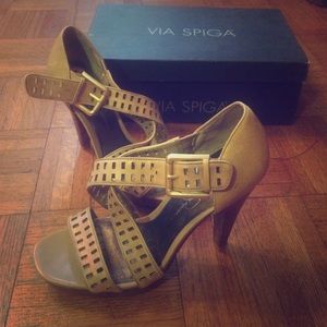 Jessica Simpson Platform heels.